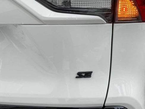 Used 2024 Toyota RAV4 SE w/ Weather & Moonroof Package image 17