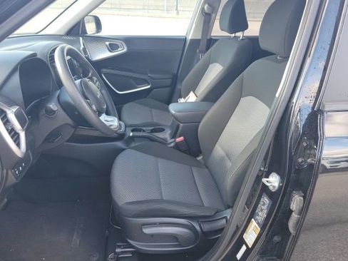 Used 2024 Kia Soul LX w/ Option Group 015 FWD image 14