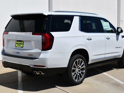 New 2026 GMC Yukon Denali w/ Denali Reserve Package AWD/4WD image 7