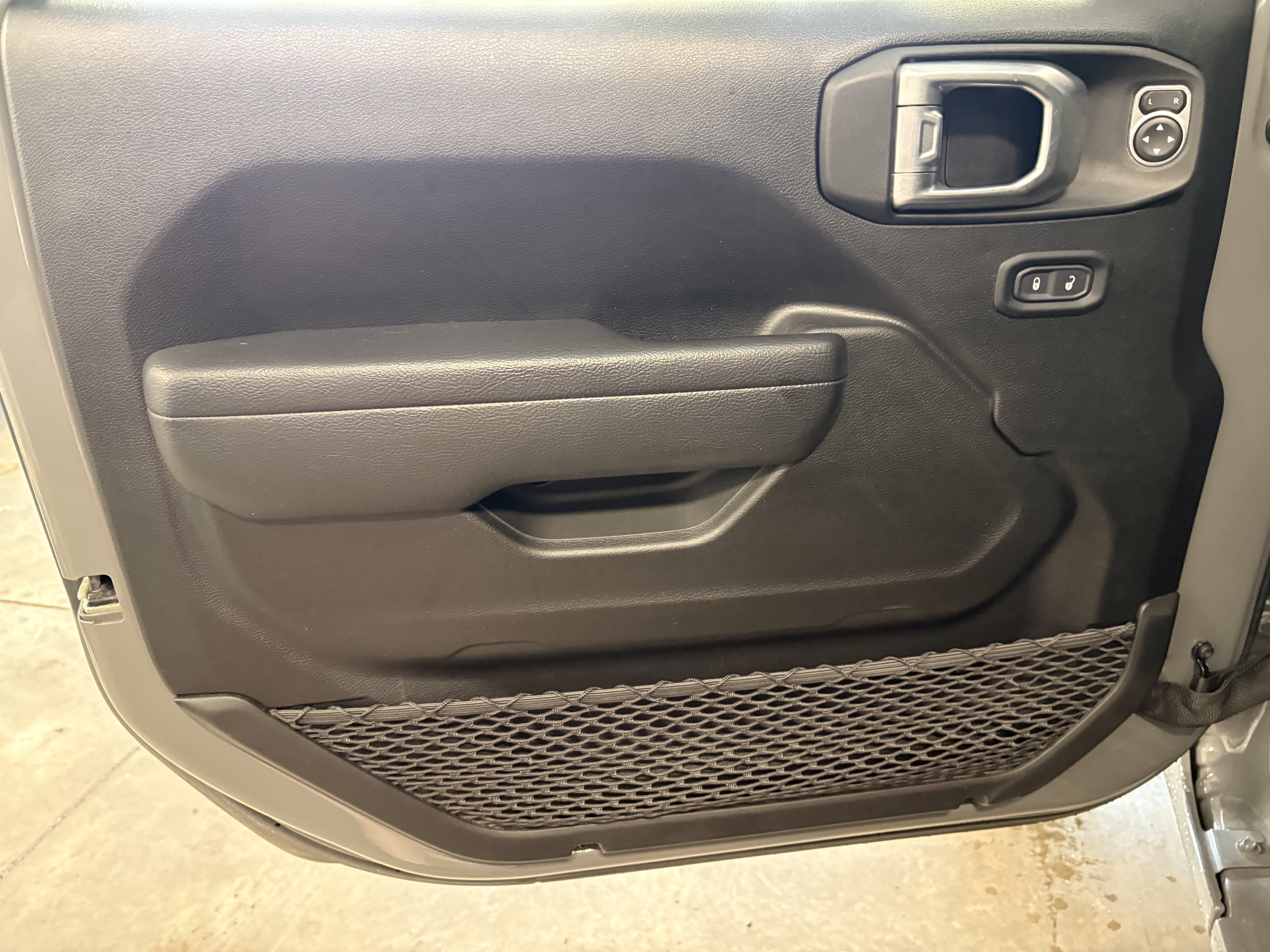 Used 2022 Jeep Wrangler Unlimited Sport AWD/4WD image 7