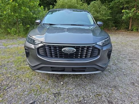 Used 2023 Ford Escape Active w/ Tech Pack #2 AWD/4WD image 2