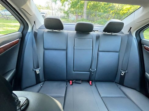Used 2011 Mercedes-Benz C 300 4MATIC Sedan image 13