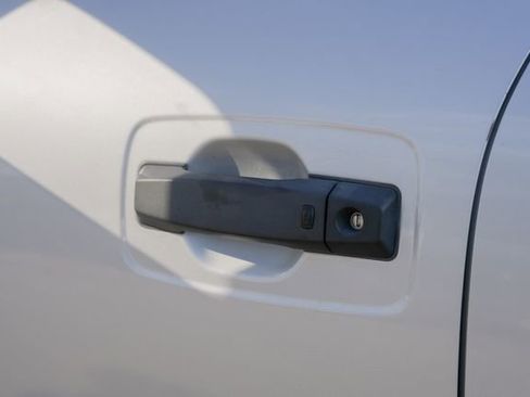 Used 2016 Nissan Titan PRO-4X image 15