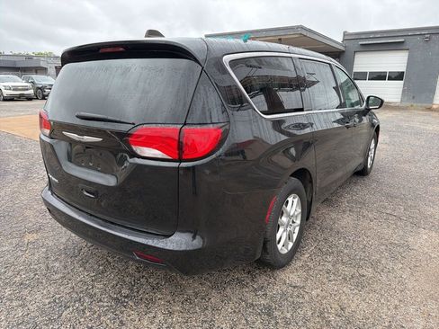 Used 2023 Chrysler Voyager LX FWD image 6