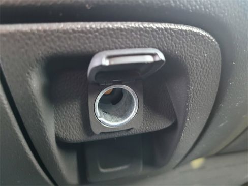 Used 2018 Chevrolet Silverado 1500 LT w/ LT Eassist Package image 30