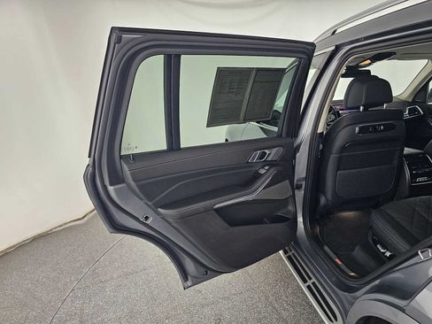 Used 2025 BMW X7 xDrive40i AWD/4WD image 17