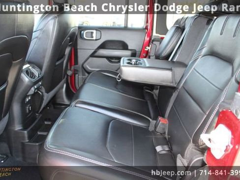 Used 2021 Jeep Wrangler Unlimited Sahara image 45