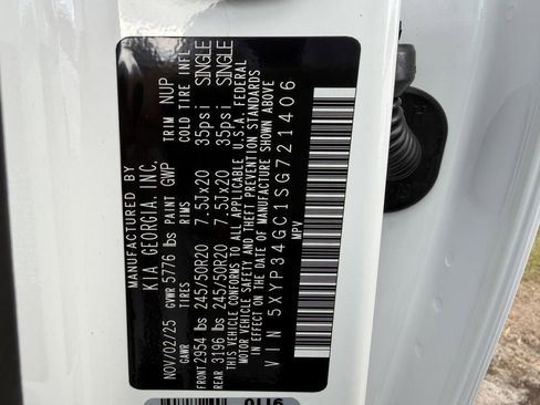 New 2025 Kia Telluride EX image 32