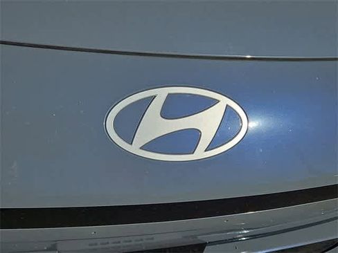Used 2023 Hyundai Ioniq 6 SEL image 11