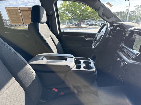 Used 2025 GMC Sierra 1500 Elevation image 31