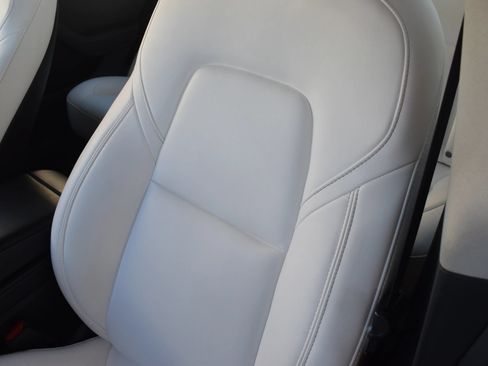 Used 2023 Tesla Model 3 Standard Range RWD image 14
