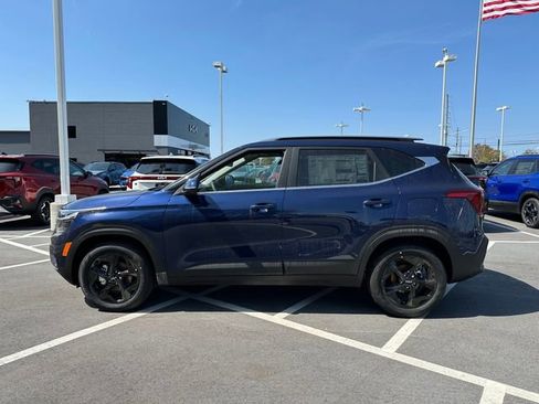 New 2026 Kia Seltos EX FWD image 12