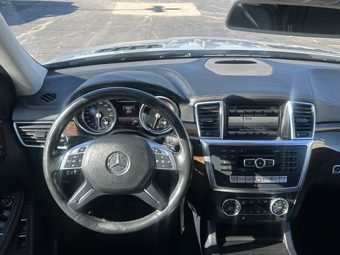 Used 2016 Mercedes-Benz GL 450 4MATIC image 9