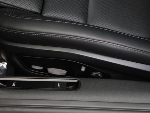 Used 2025 Porsche 911 Carrera w/ Premium Package image 30