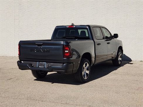 New 2026 RAM 1500 Express image 4