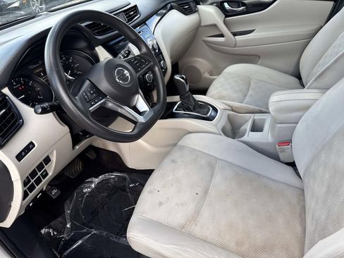 Certified 2018 Nissan Rogue Sport SV image 22