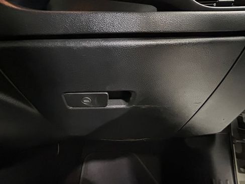 Used 2017 Jeep Renegade Altitude image 24