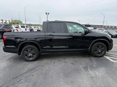 Used 2017 Honda Ridgeline Sport image 6