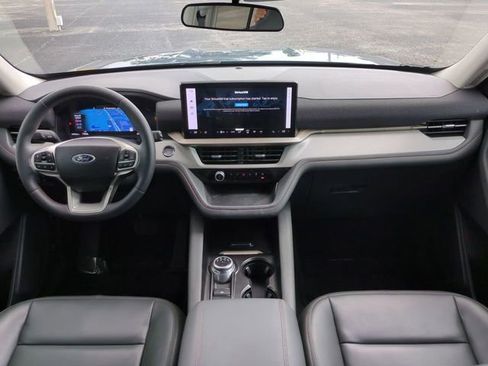 Certified 2025 Ford Explorer Active w/ Active Comfort Package RWD image 17