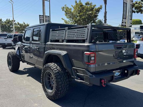 Used 2024 Jeep Gladiator Sport AWD/4WD image 4