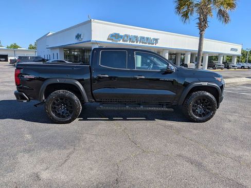 Used 2024 Chevrolet Colorado Trail Boss w/ Technology Package AWD/4WD image 5