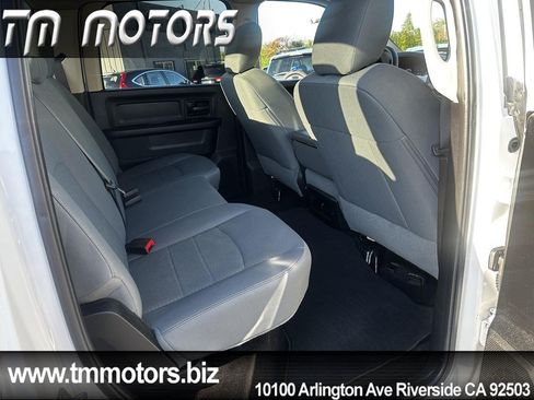 Used 2017 RAM 1500 Express w/ Express Value Package AWD/4WD image 16