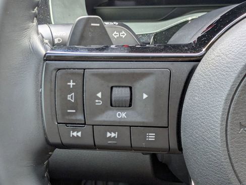 Used 2024 Nissan Pathfinder Platinum w/ Cargo Package FWD image 33