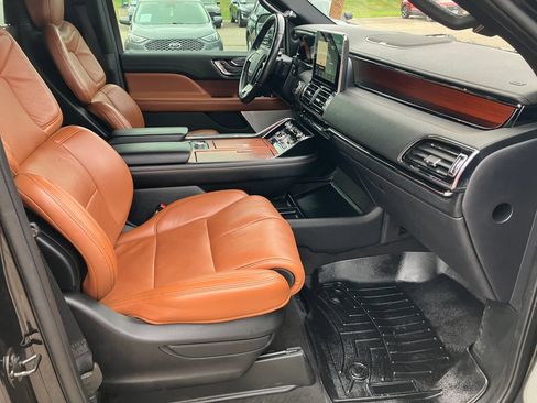 Used 2020 Lincoln Navigator Reserve w/ Equipment Group 208A Reserve AWD/4WD image 16