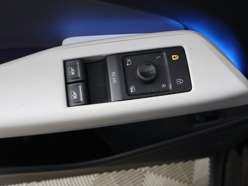 Used 2021 Volkswagen ID.4 1st Edition image 36