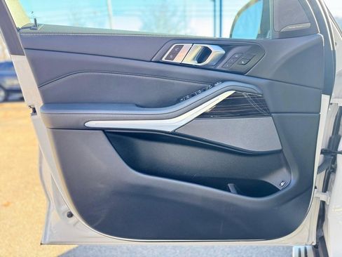 Used 2024 BMW X5 xDrive50e image 13