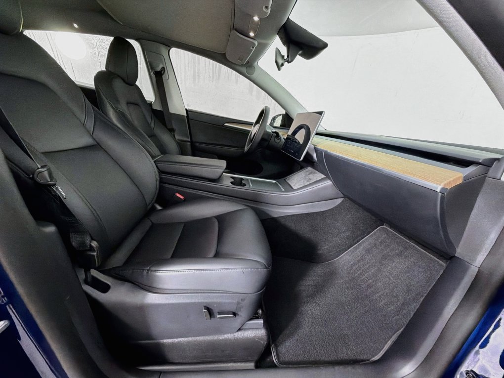 Used 2024 Tesla Model Y Long Range AWD/4WD image 26