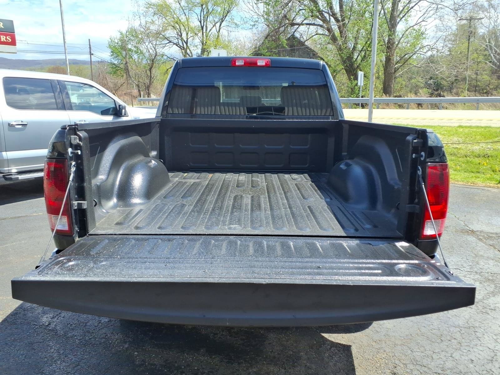 Used 2024 RAM 1500 Classic SLT AWD/4WD image 8