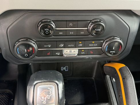 Used 2022 Ford Bronco Badlands w/ Sasquatch Package AWD/4WD image 14