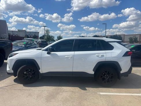 Used 2023 Toyota RAV4 LE FWD image 5