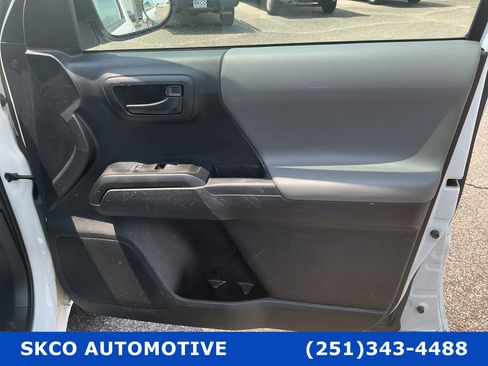 Used 2023 Toyota Tacoma SR RWD image 12