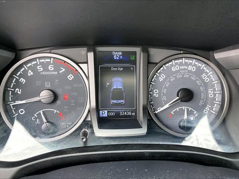 Used 2023 Toyota Tacoma TRD Off-Road AWD/4WD image 24