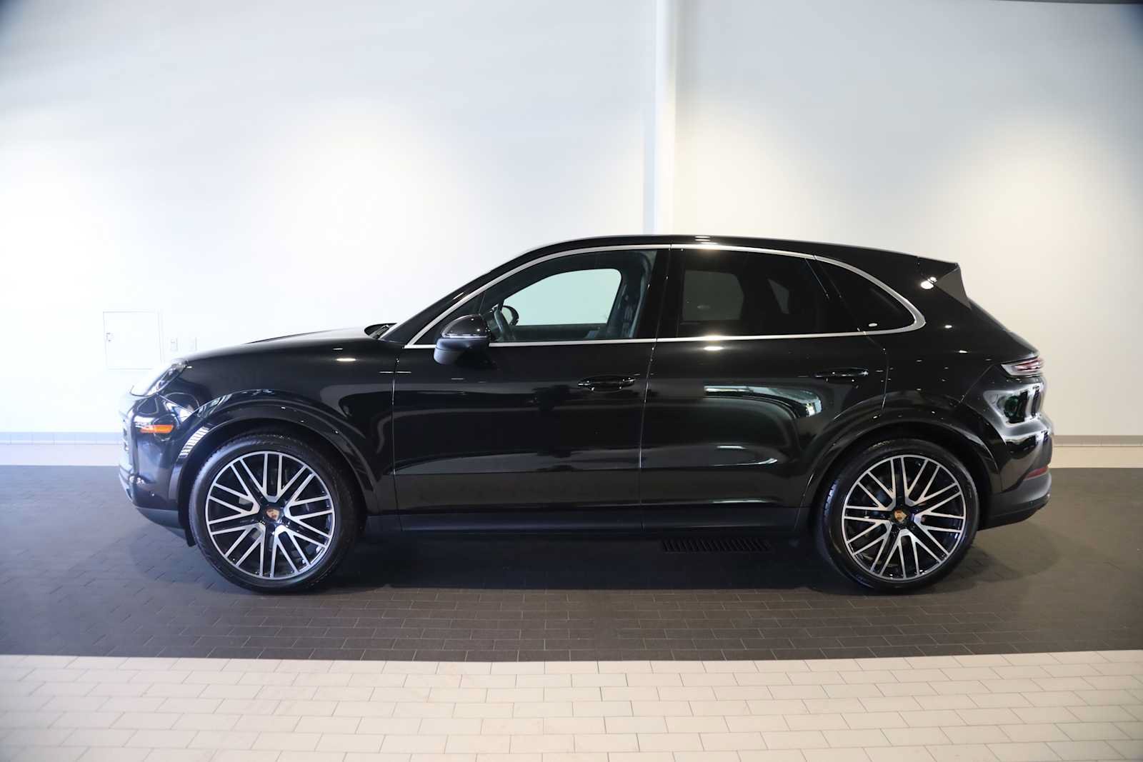 Used 2026 Porsche Cayenne AWD/4WD image 2