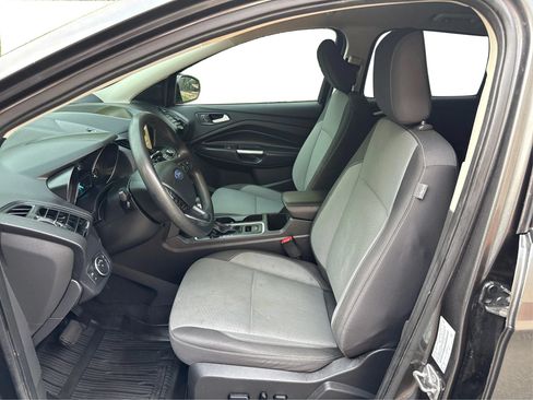 Used 2019 Ford Escape SE FWD image 9