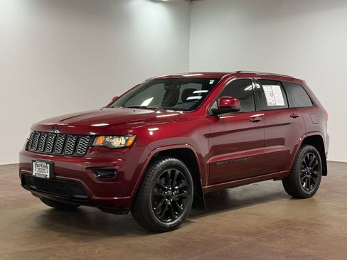 Used 2022 Jeep Grand Cherokee Laredo X AWD/4WD image 28