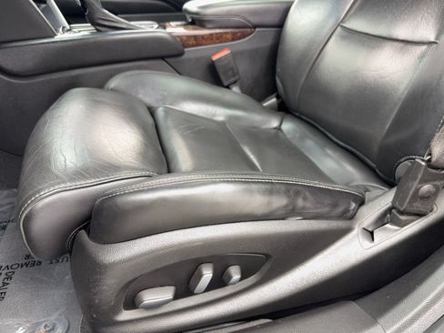 Used 2013 Cadillac XTS Premium FWD image 32