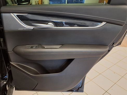 Certified 2025 Cadillac XT5 Premium Luxury image 13