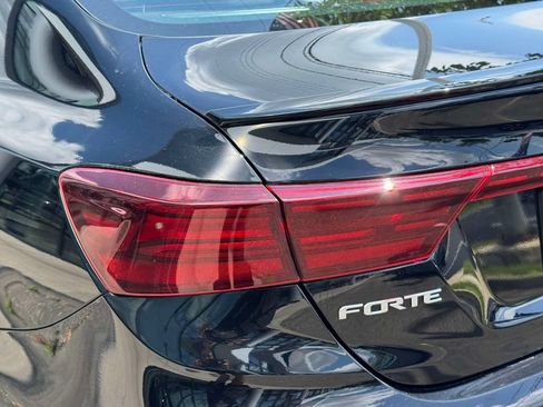 Used 2023 Kia Forte GT-Line w/ GT-Line Premium Package FWD image 9