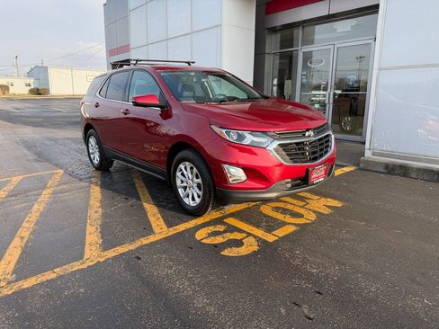 Used 2018 Chevrolet Equinox LT image 3