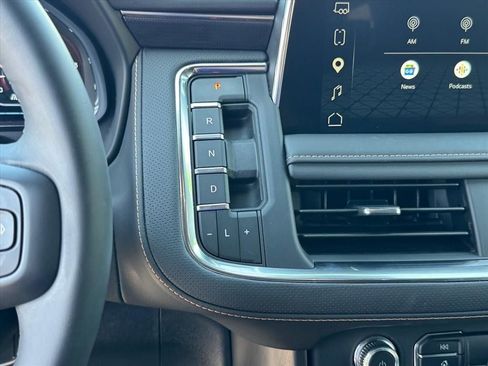 Used 2023 GMC Yukon XL AT4 w/ Technology Package AWD/4WD image 28