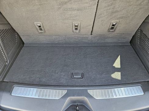 Used 2022 Chevrolet Tahoe Z71 w/ Luxury Package image 33