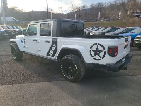 Used 2021 Jeep Gladiator Willys image 3