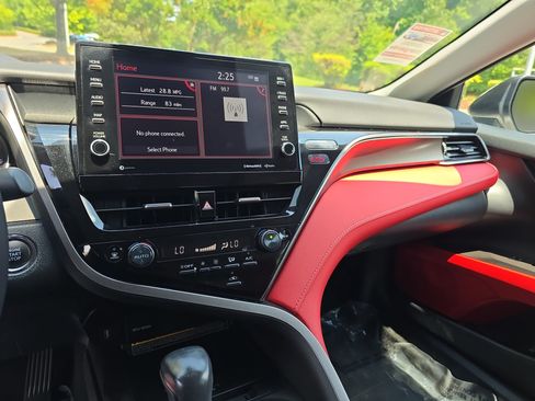 Used 2021 Toyota Camry XSE FWD image 19