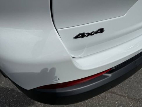 New 2025 Jeep Grand Cherokee L Altitude image 12