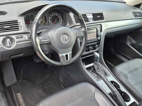 Used 2015 Volkswagen Passat TDI SE FWD image 2