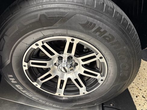 Used 2018 Nissan Frontier SV image 23